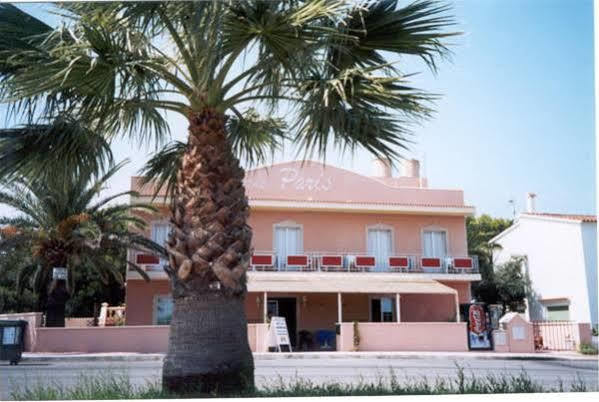 Hostal Paris Ciutadella Exterior photo